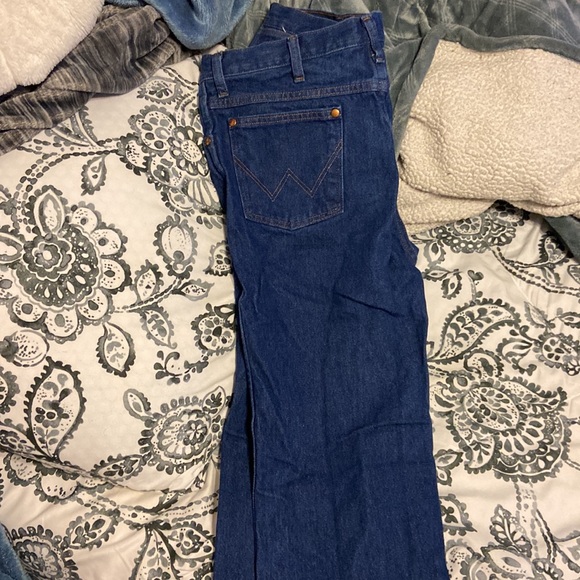 MENS Wranglers - Picture 3 of 5